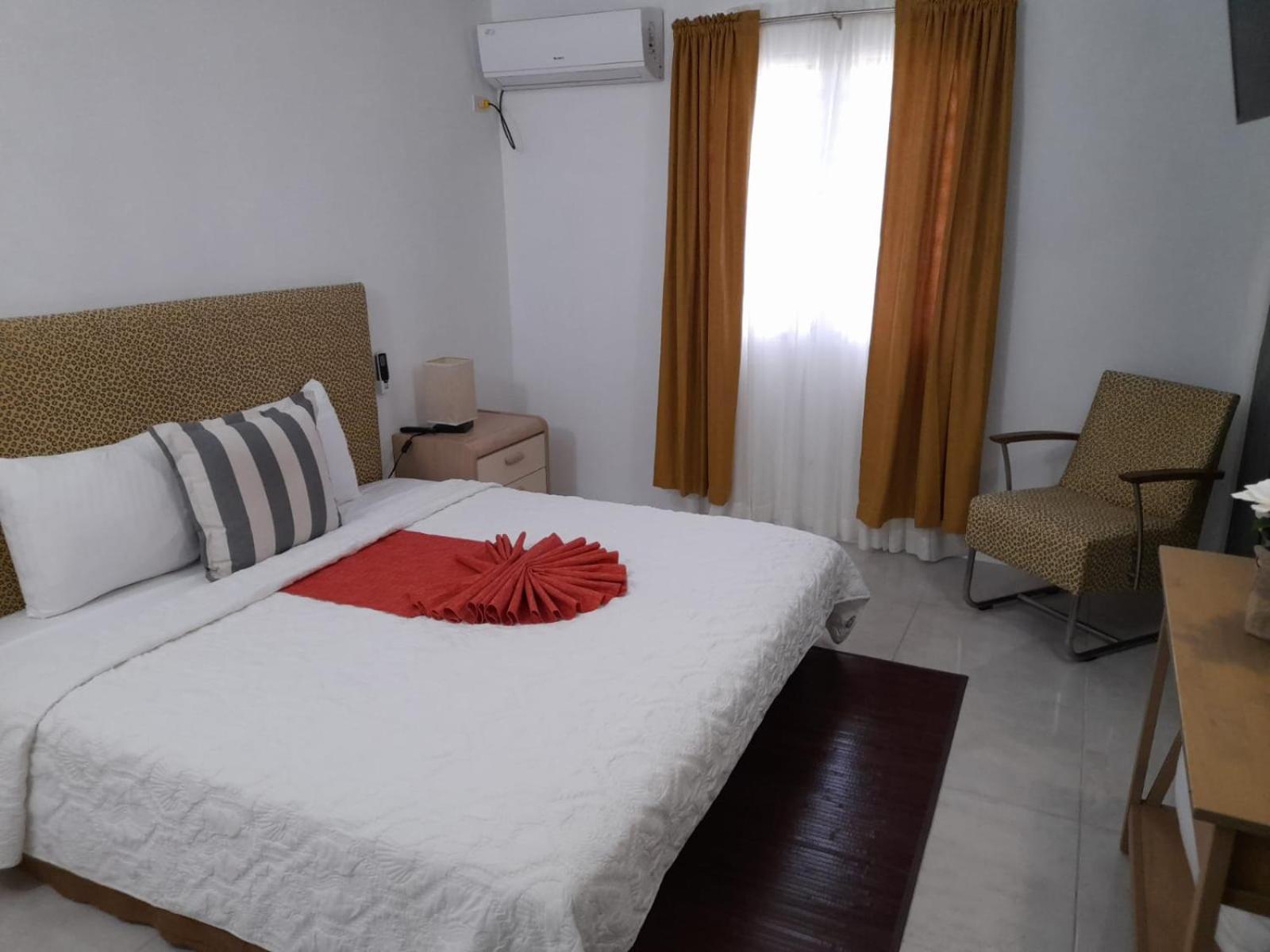 Cattleya Flor Hotel โอรันเยสตัด ภายนอก รูปภาพ